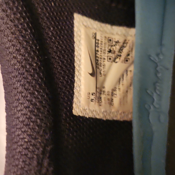 Nike shoes - Picture 5 of 5